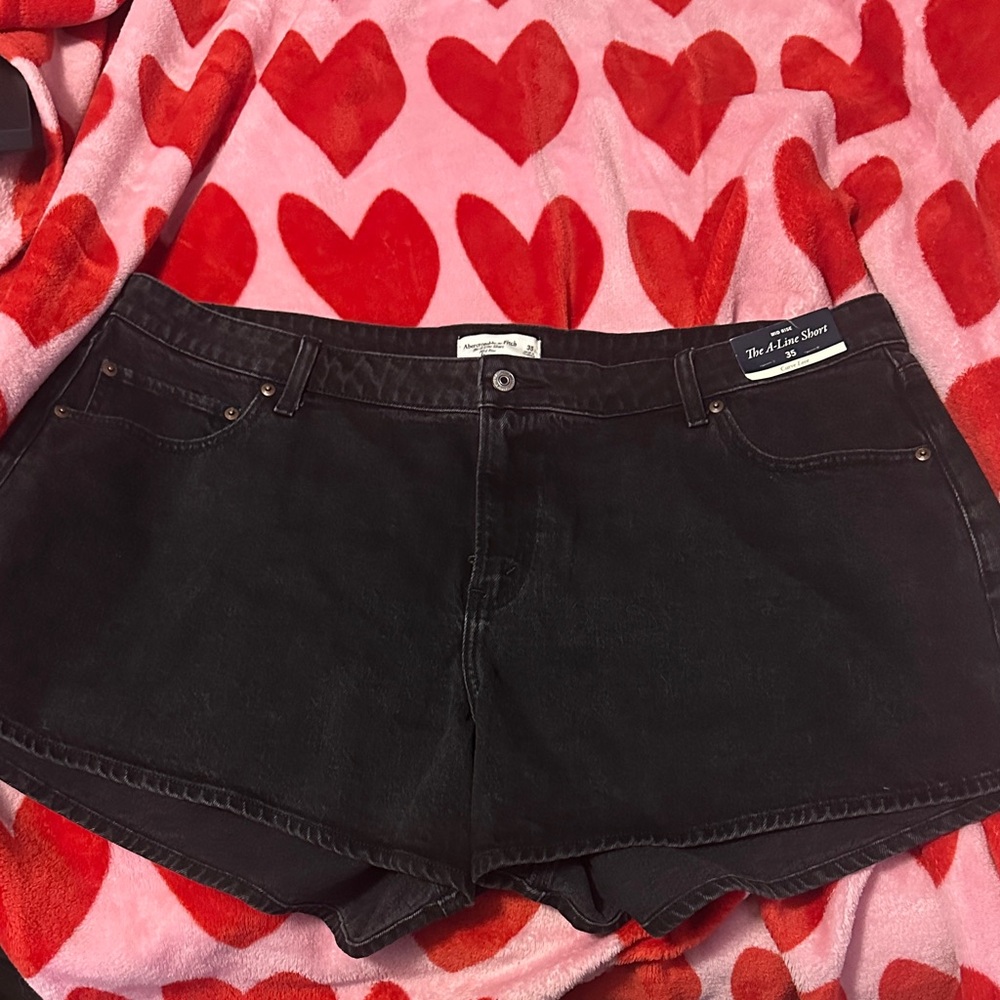 NWT Abercrombie & Fitch A-Line Curve Love Black Jean Shorts